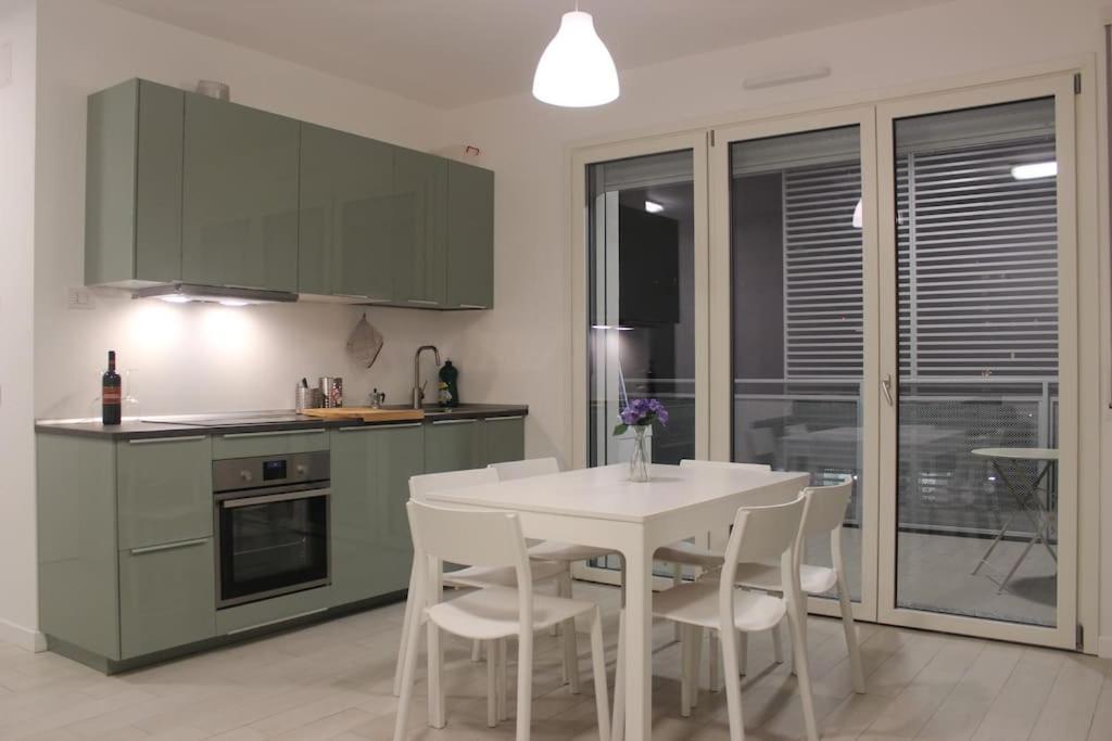 Luxury 3 Bedroom Apartment 100 Mq Next To Rho Fiera And San Siro ミラノ エクステリア 写真