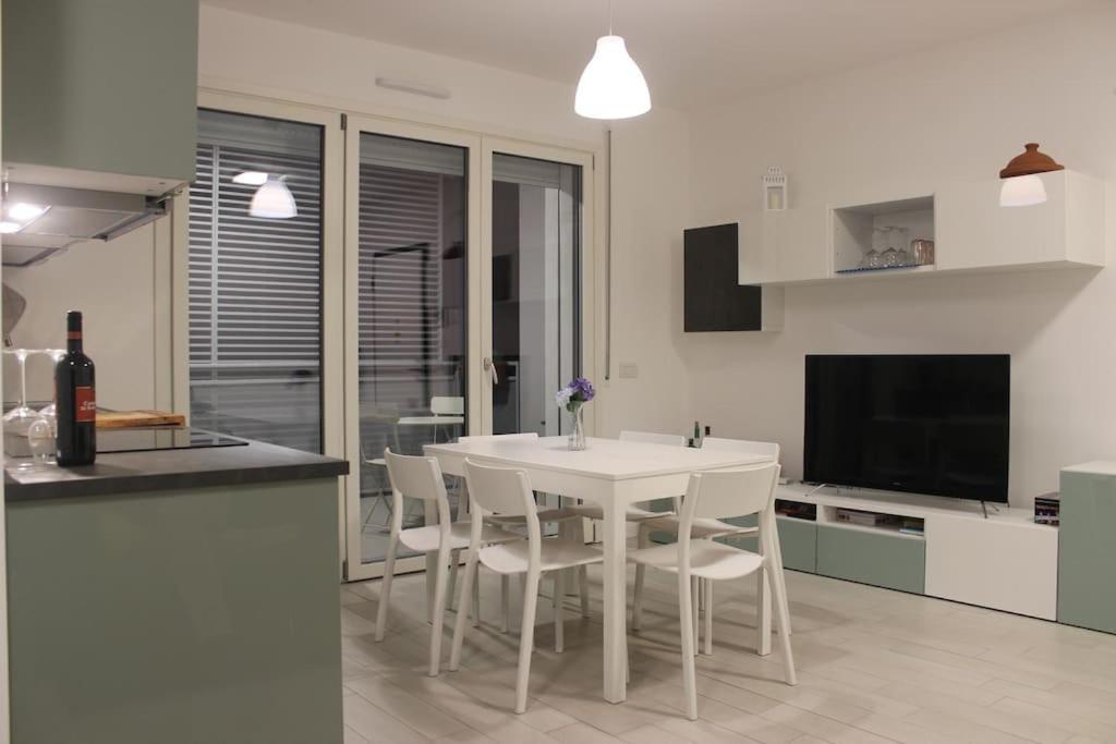 Luxury 3 Bedroom Apartment 100 Mq Next To Rho Fiera And San Siro ミラノ エクステリア 写真