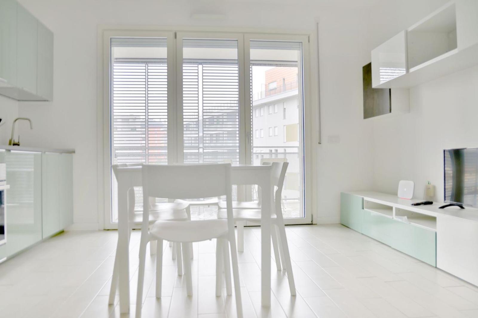 Luxury 3 Bedroom Apartment 100 Mq Next To Rho Fiera And San Siro ミラノ エクステリア 写真